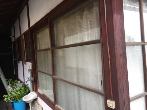 【笠岡店】木製窓からアルミ製窓への取替え