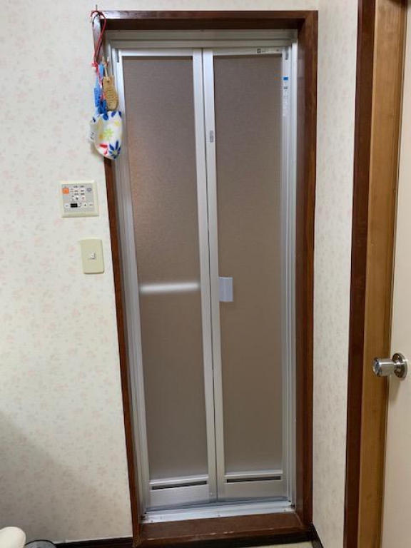 施工後　ドア→折戸へ